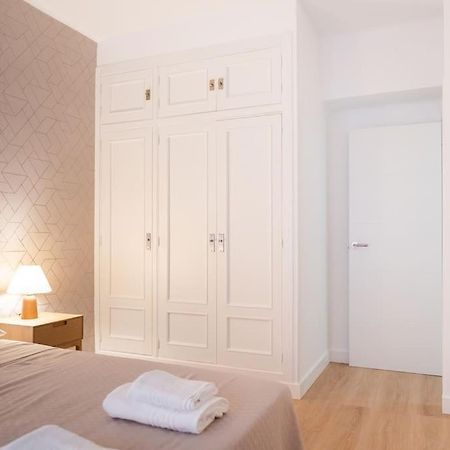 Esplendido Apartamento En El Centro Малага Екстериор снимка