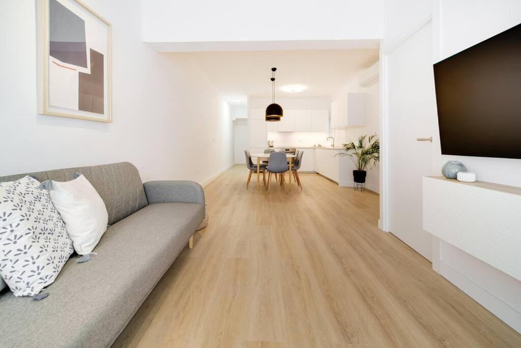 Esplendido Apartamento En El Centro Малага Екстериор снимка