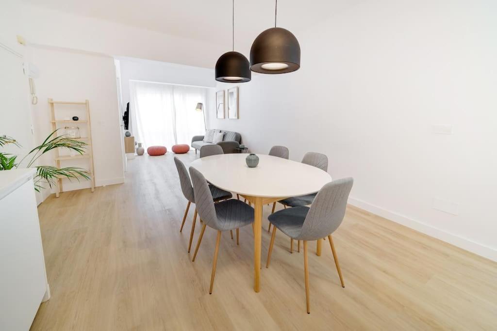 Esplendido Apartamento En El Centro Малага Екстериор снимка