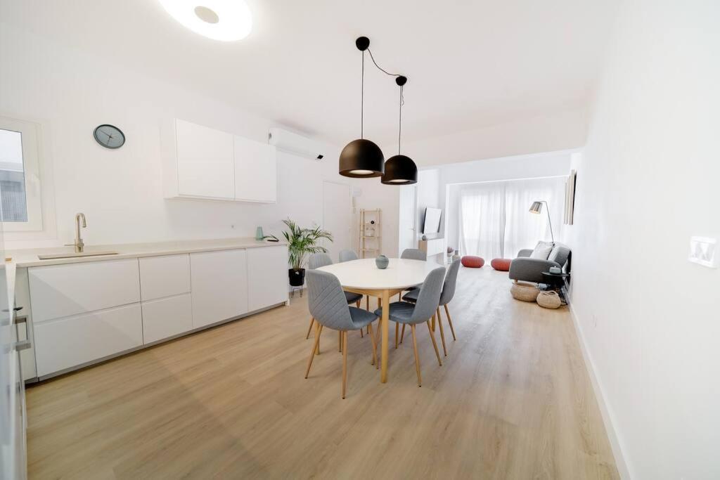 Esplendido Apartamento En El Centro Малага Екстериор снимка