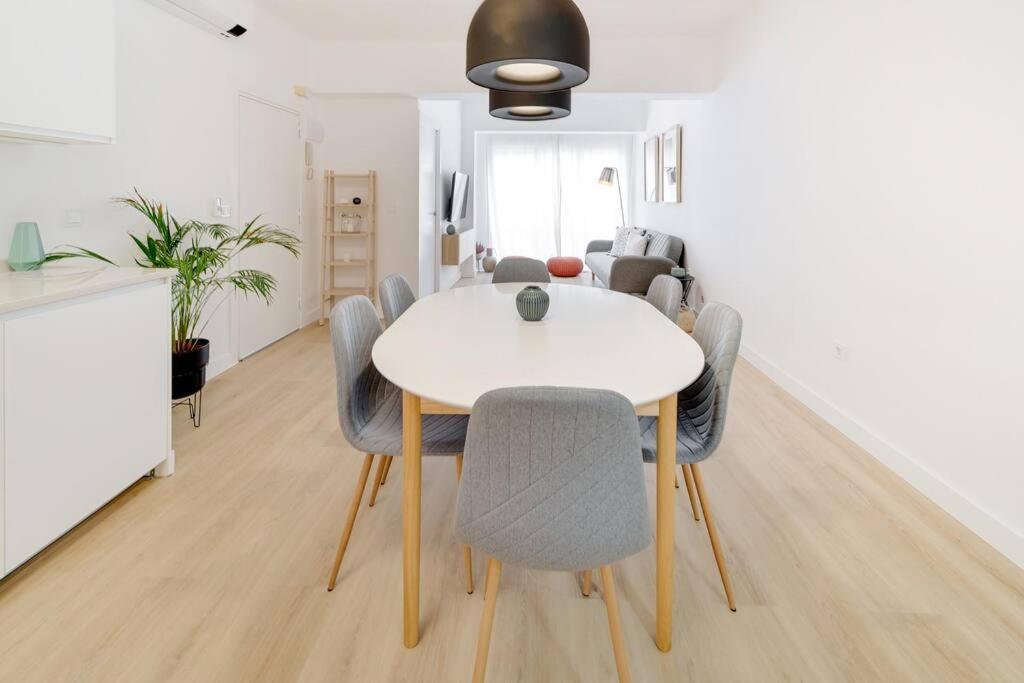 Esplendido Apartamento En El Centro Малага Екстериор снимка