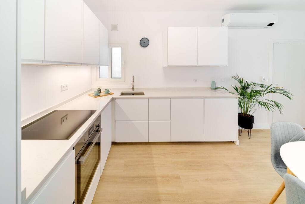 Esplendido Apartamento En El Centro Малага Екстериор снимка