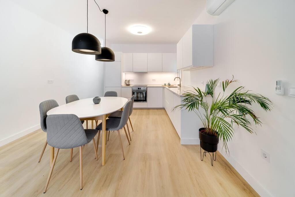 Esplendido Apartamento En El Centro Малага Екстериор снимка