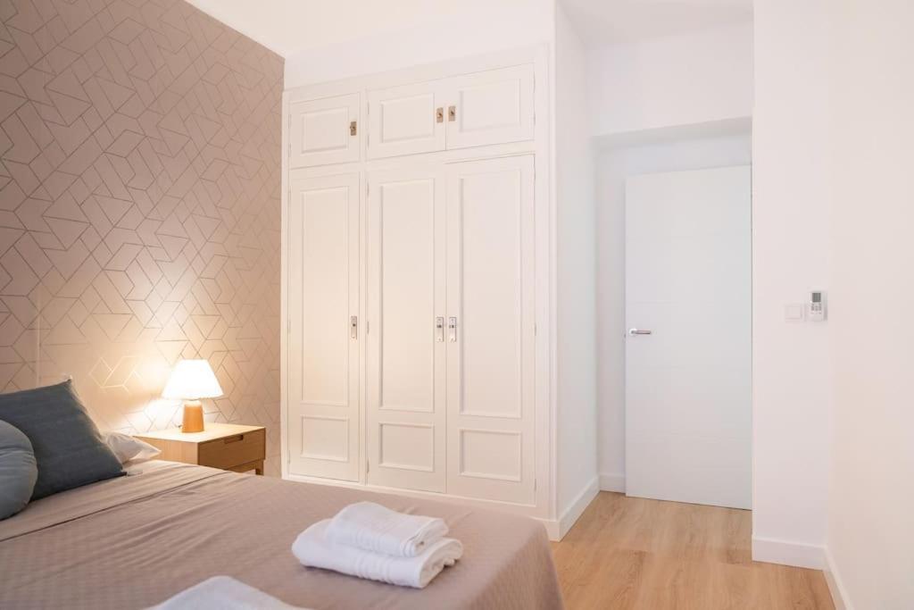 Esplendido Apartamento En El Centro Малага Екстериор снимка