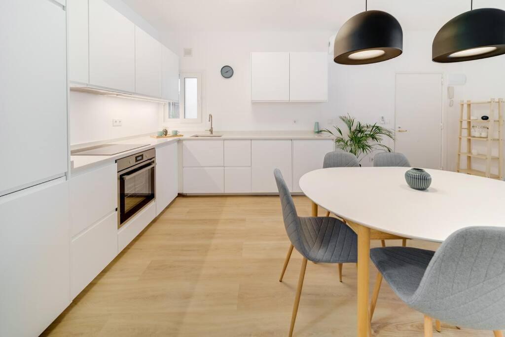 Esplendido Apartamento En El Centro Малага Екстериор снимка